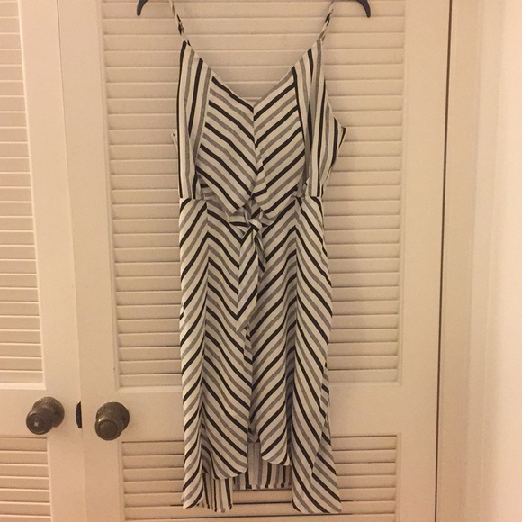 Sienna Sky Dresses & Skirts - EUC Cute Summer Dress - Size S